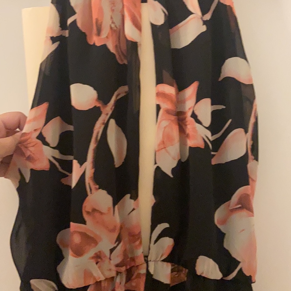 Keyhole Chiffon Dress - Picture 3 of 5